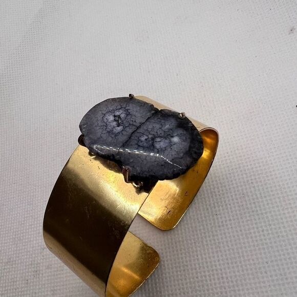 Agate slice stone handmade artisan gold tone adjustable wide cuff bracelet - Picture 4 of 12